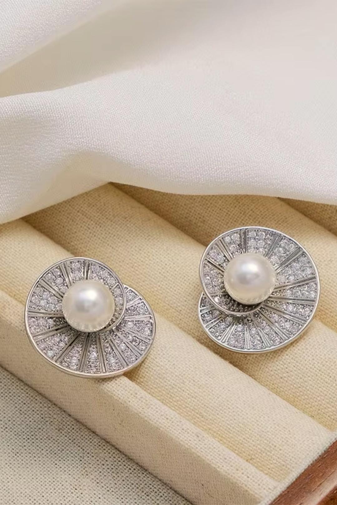 Jeffany - Spiral Shell Pearl Earrings