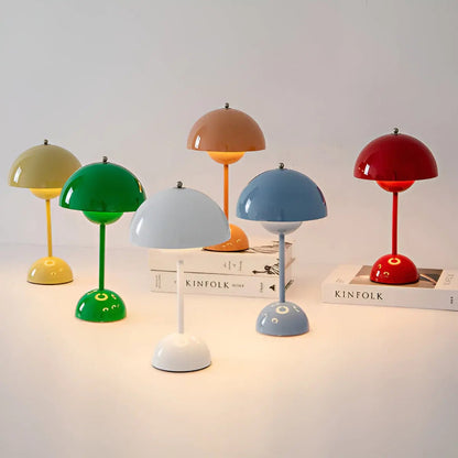 Elegant Skandinavisk Bordlampe med Justerbart Lys