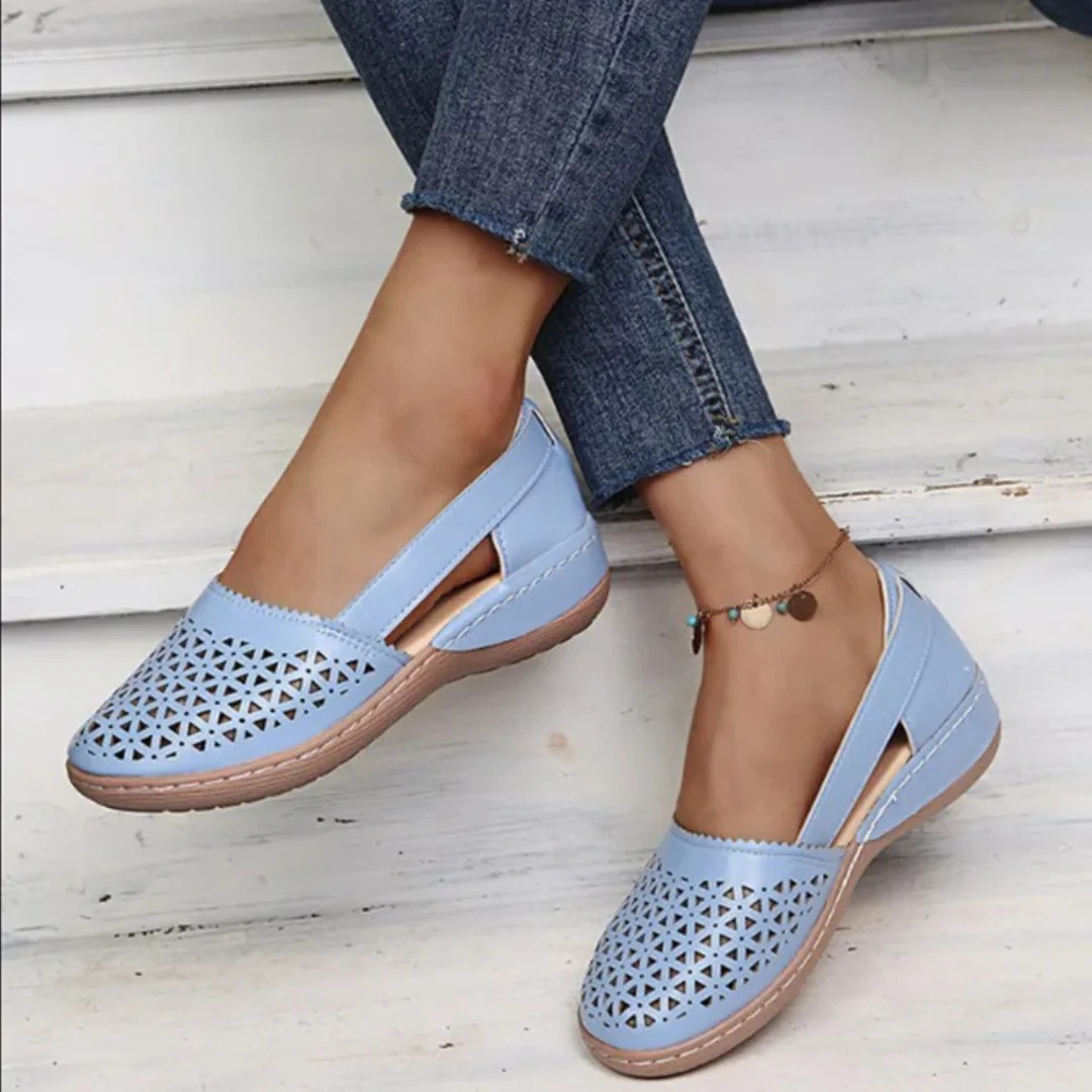 women walking shoes in breathable material for casual outings 1