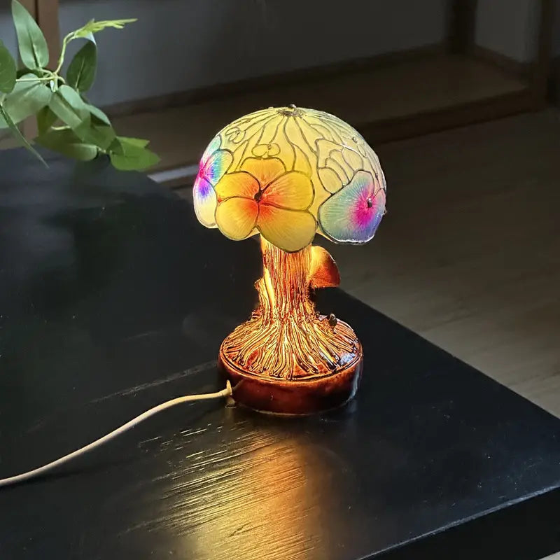 Kwiatowa lampa boho z grzybami