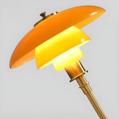 Scandinavische glazen tafellamp met warm licht en minimalistisch design | Restfield