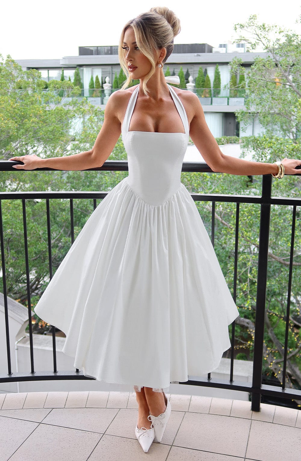 Lena | Sukienka midi na wesele – Elegancka sukienka koktajlowa z dekoltem halter