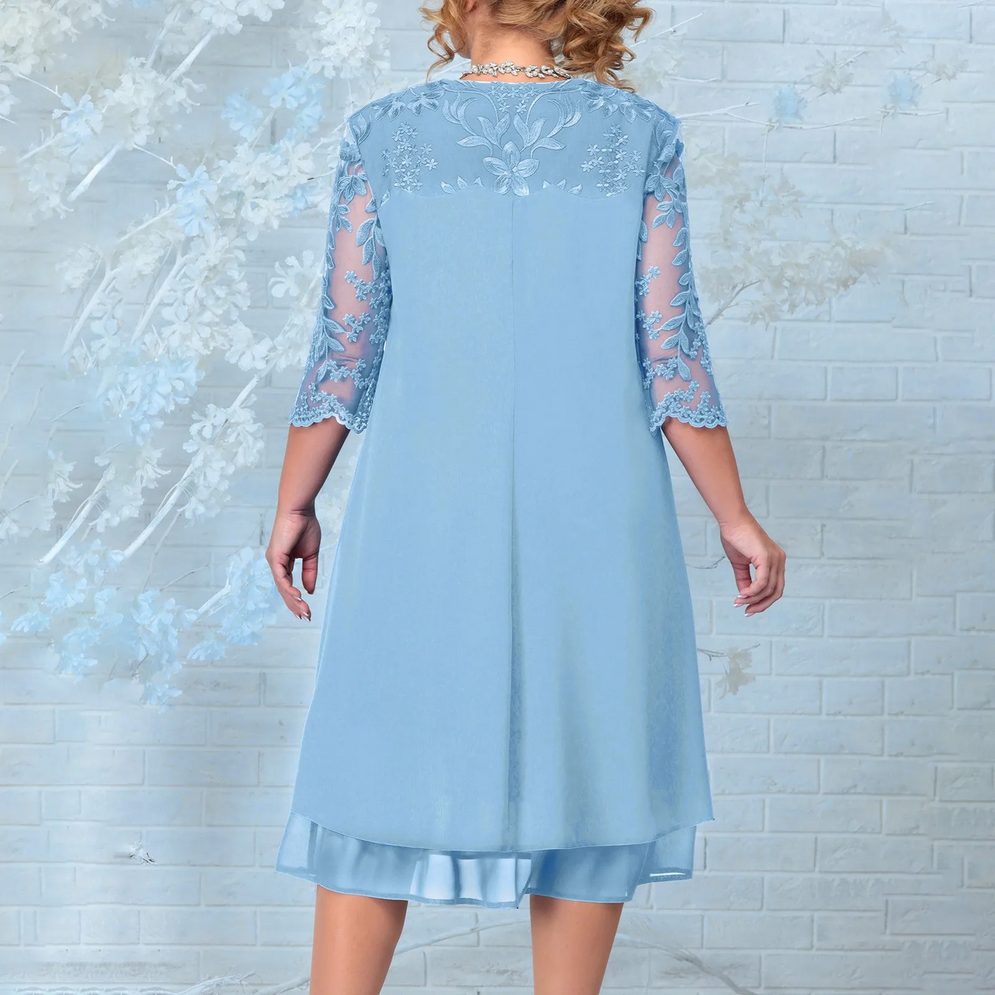Floral besticktes Kleid in Übergröße