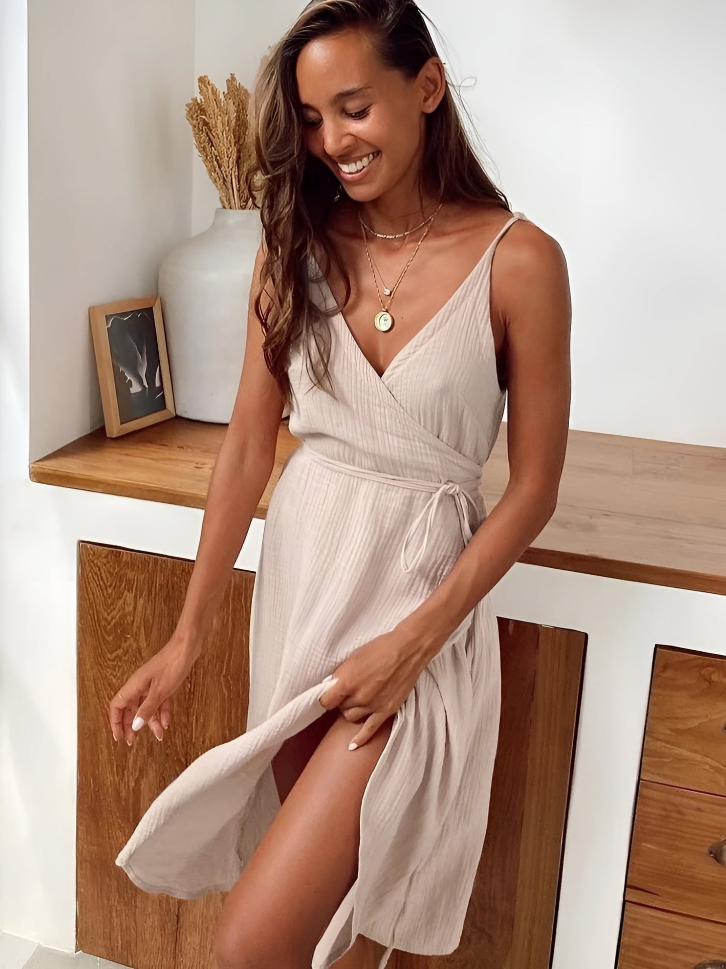 Leichtes Sommerkleid mit V-Ausschnitt – Amira