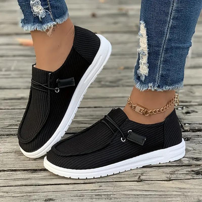 Alina – Round Toe Shoes with Ribbed Detail