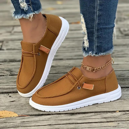 Alina – Round Toe Shoes with Ribbed Detail