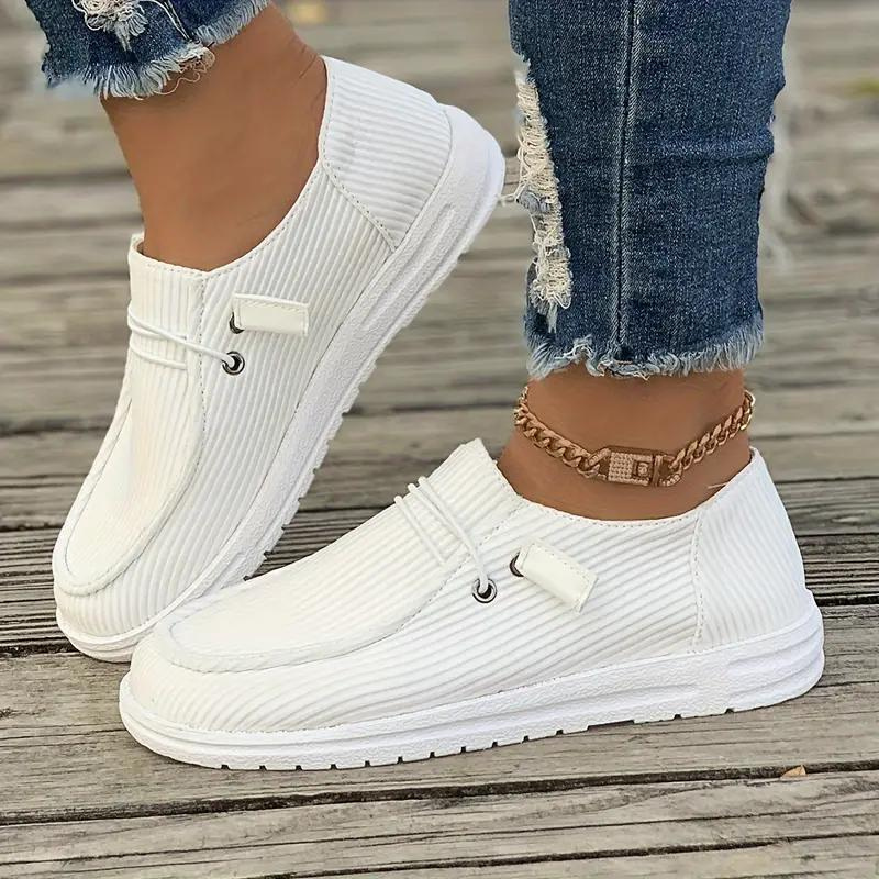 Alina – Round Toe Shoes with Ribbed Detail