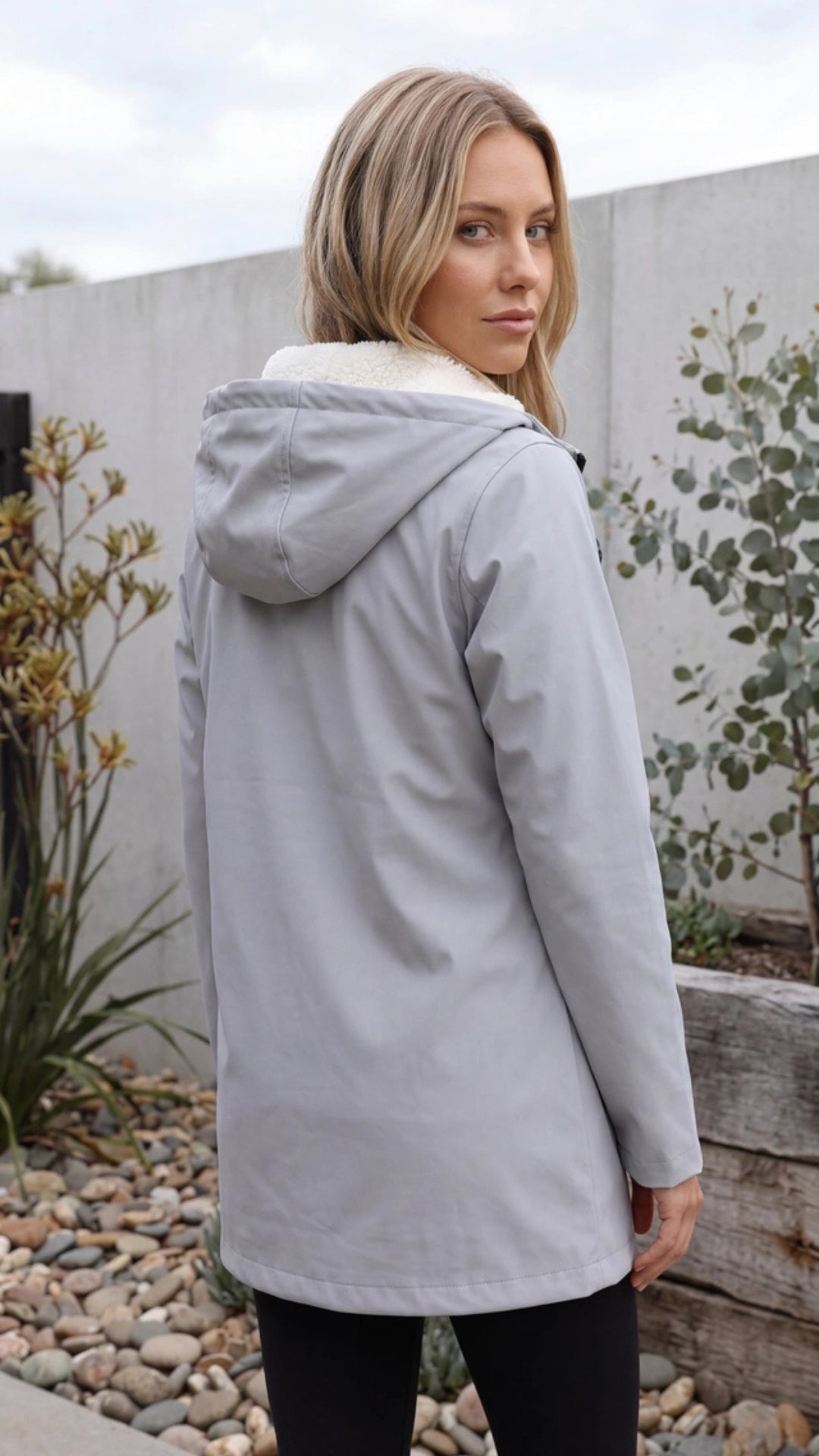 Women’s Windbreaker Jacket with Zip Up Hood and Fleece Lining