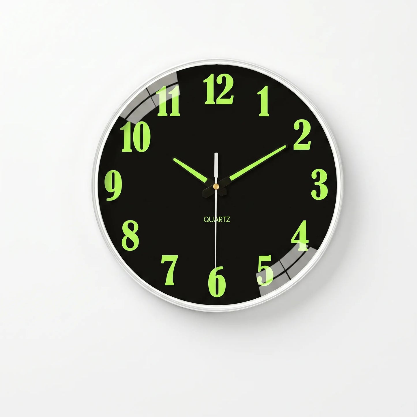 Lumiqlo - Round Luminous Quartz Wall Clock- Tells Time At Night