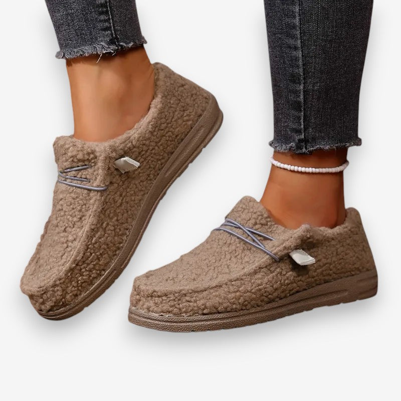 Mia – Women's Round Toe Flats with Slip-On Design