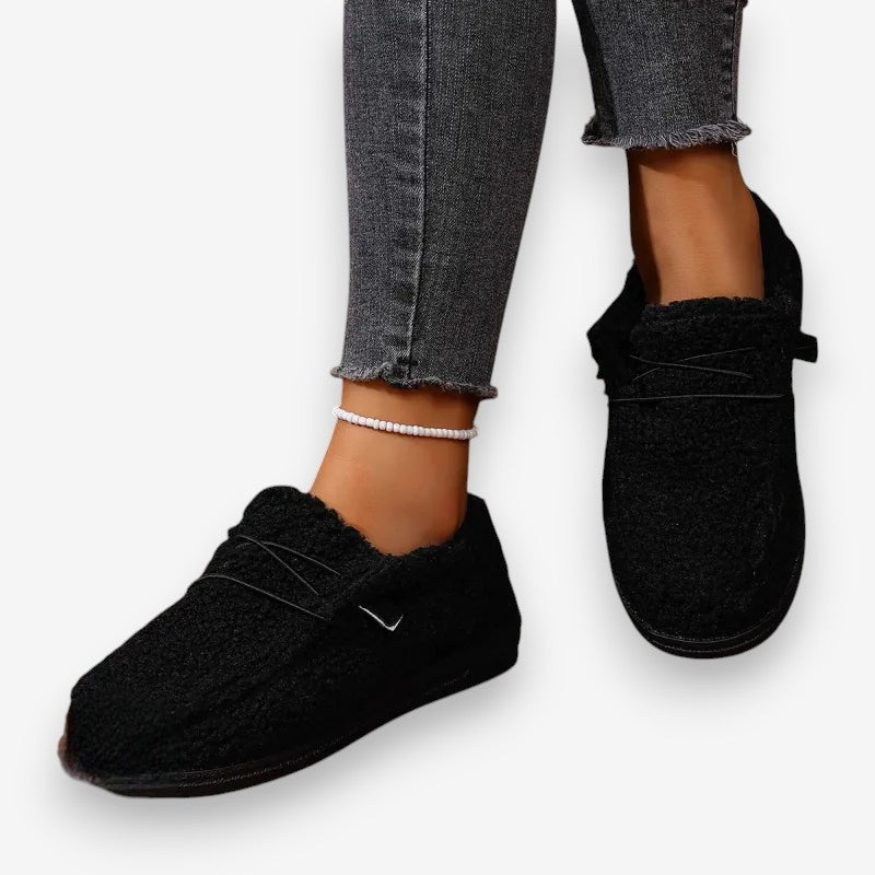 Mia – Women's Round Toe Flats with Slip-On Design