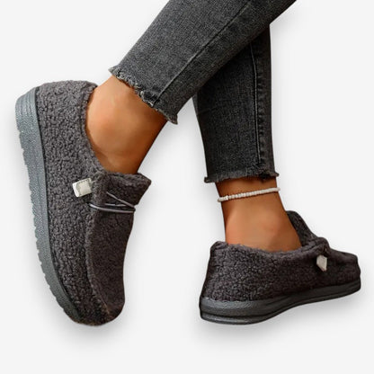 Mia – Women's Round Toe Flats with Slip-On Design