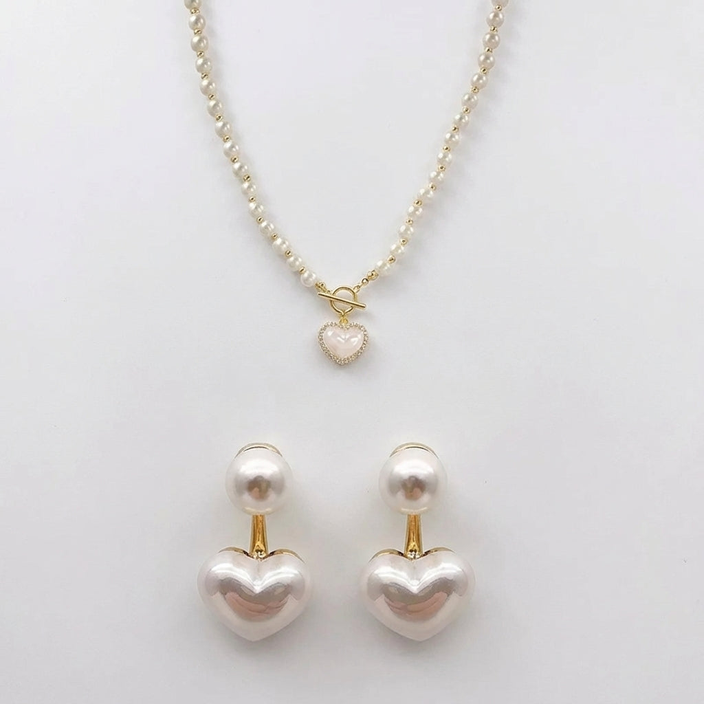 Amora™ — Collana Elegante con Perle e Cuore in Oro 18K