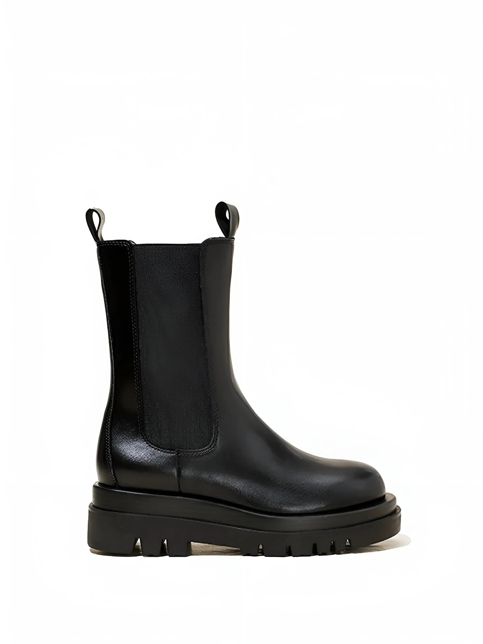 Amanda | Classic Boots with Refined Detail