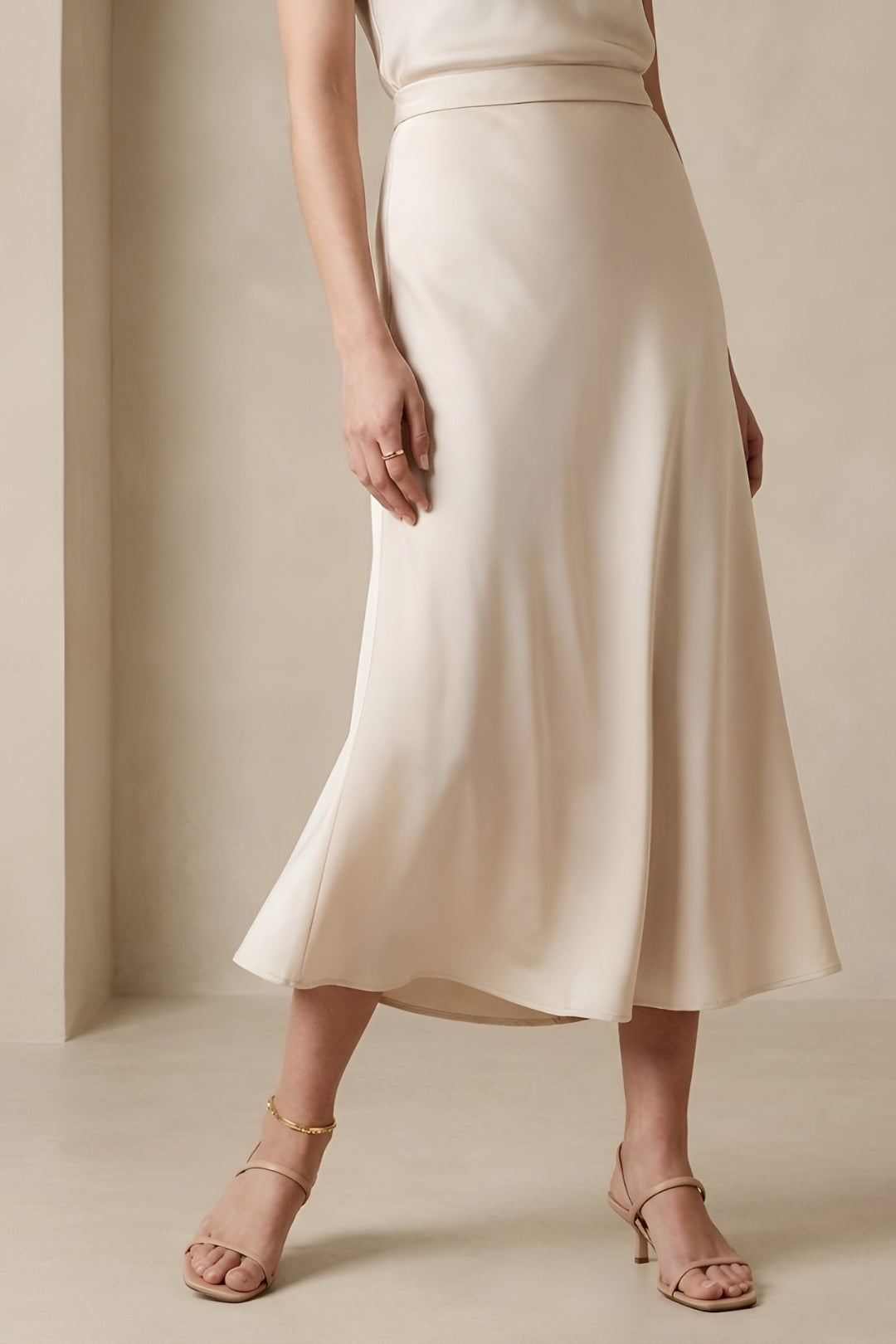 Avery | Refined Skirt with Signature Detail