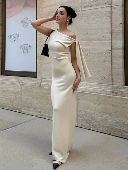 Giselle | Elegant Dress with Refined Detail