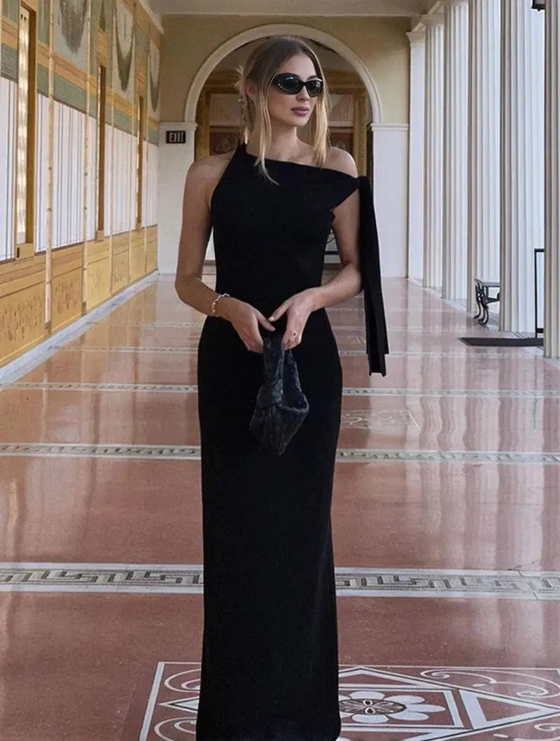 Giselle | Elegant Dress with Refined Detail