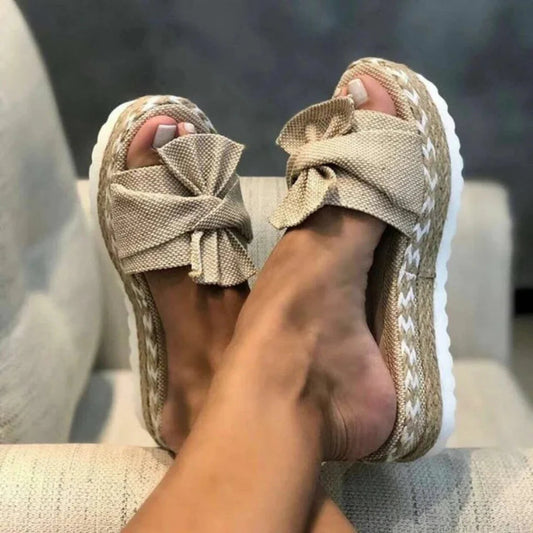 Honor | Classic Sandals with Refined Detail