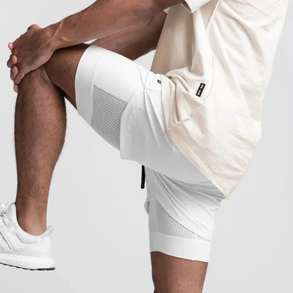 Trendy sportshorts met ademend materiaal en zijzak - Marky