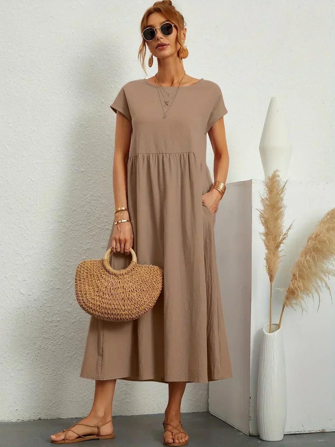 Gabrielle | Fließendes Midi-Kleid zeitloser Eleganz