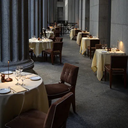Elegante kabellose LED-Tischlampe im modernen Design