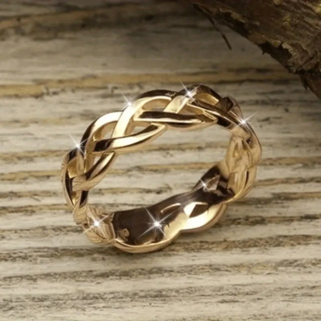Divifa Braided Golden Ring in Gold-Plated stainless steel