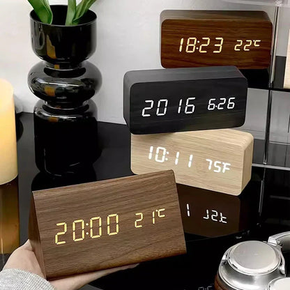 Navando | Digitale Wekker Met Houtlook Behuizing