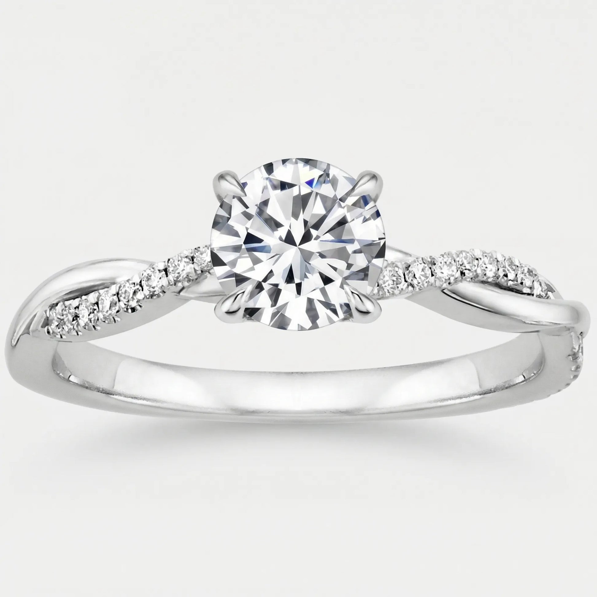 Navando | Elegante Ring Met Gedraaide Schacht En Fonkelende Steentjes