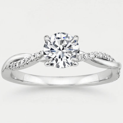 Navando | Elegante Ring Met Gedraaide Schacht En Fonkelende Steentjes