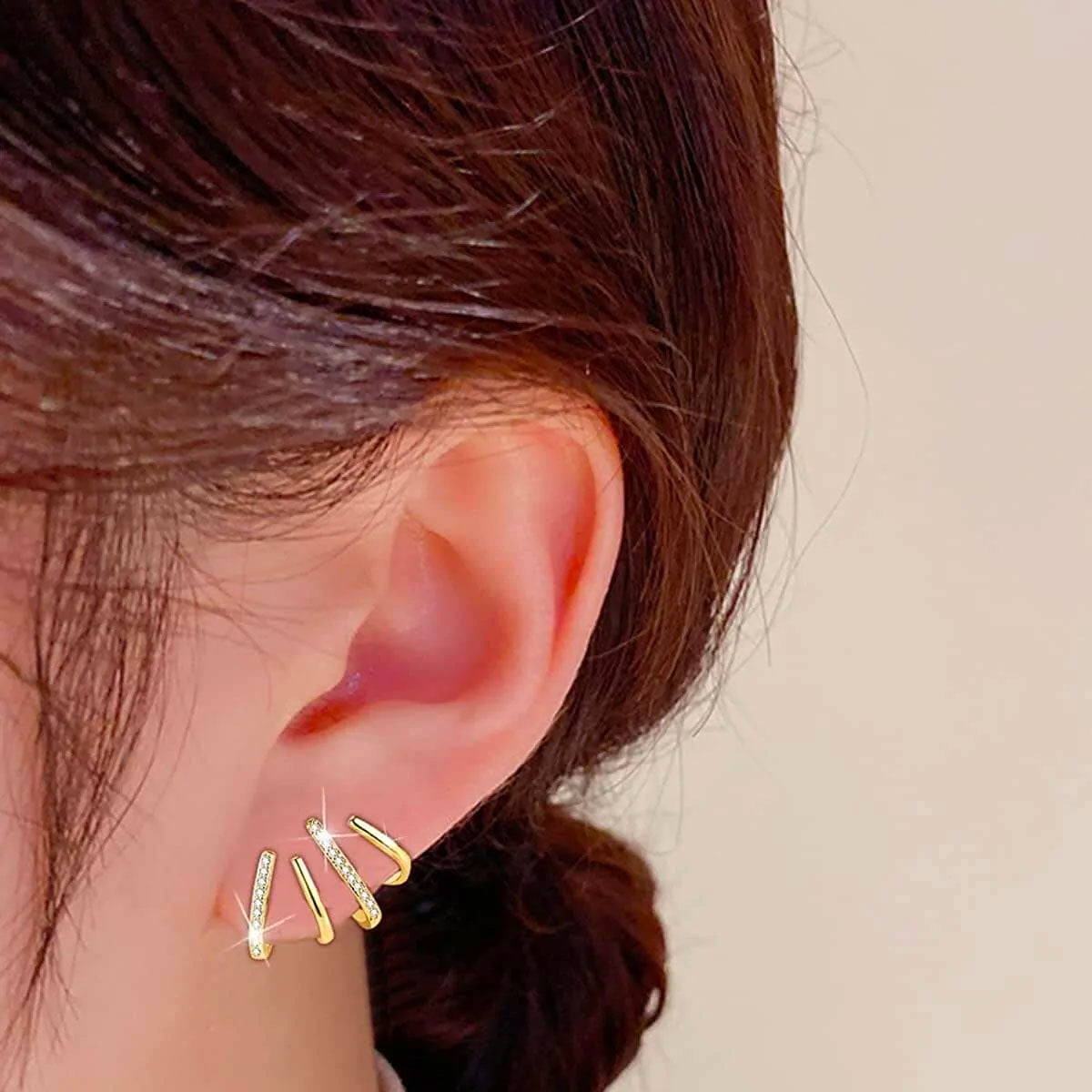 Navando | Gouden Ear Cuff Met Zirkoonsteentjes