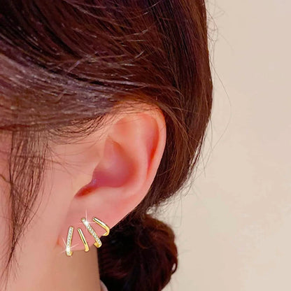 Navando | Gouden Ear Cuff Met Zirkoonsteentjes
