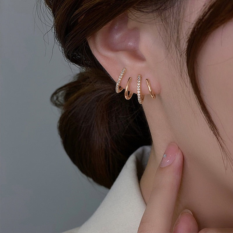 Navando | Gouden Ear Cuff Met Zirkoonsteentjes