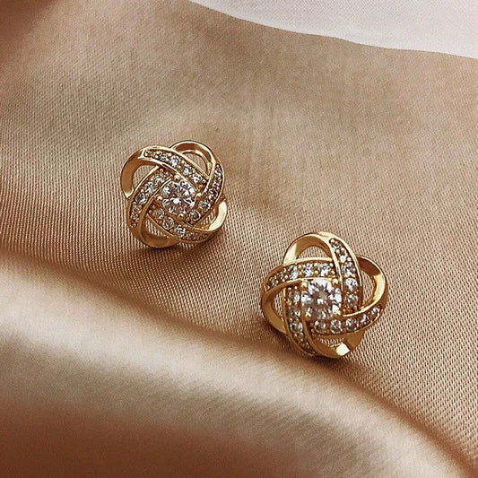 Fülbevalók Zircon Lodítékkal Aranyban