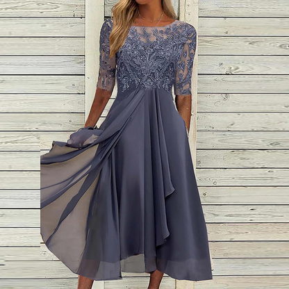 Pitsinen ilta-asu - elegantti cocktail-tyylinen - leveähelmainen
