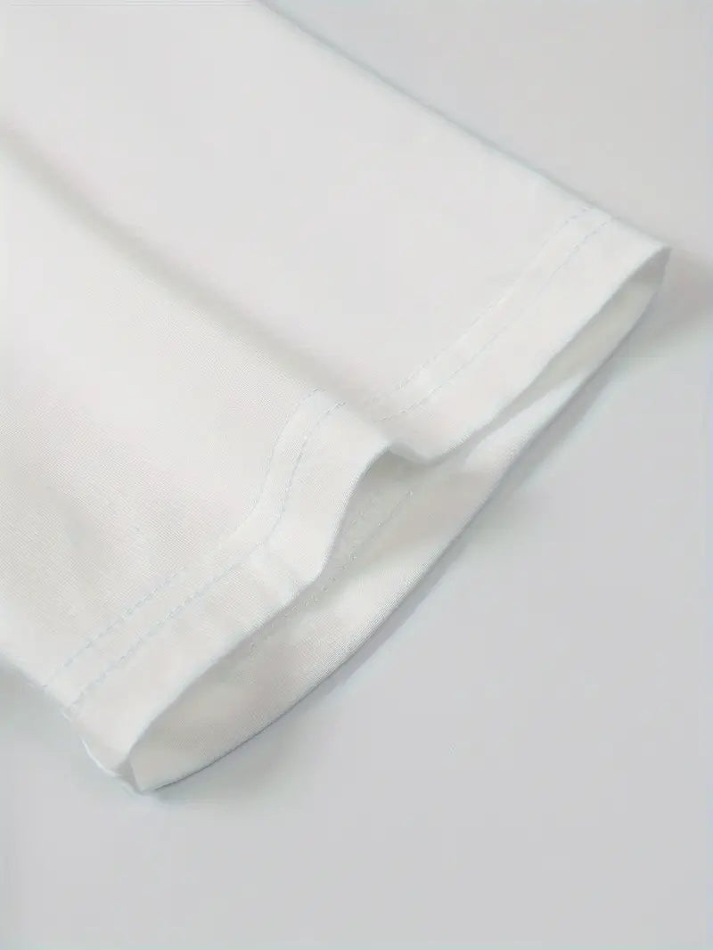 Men's short-sleeve t-shirt in white, featuring a classic crew neckline and a relaxed fit. 3