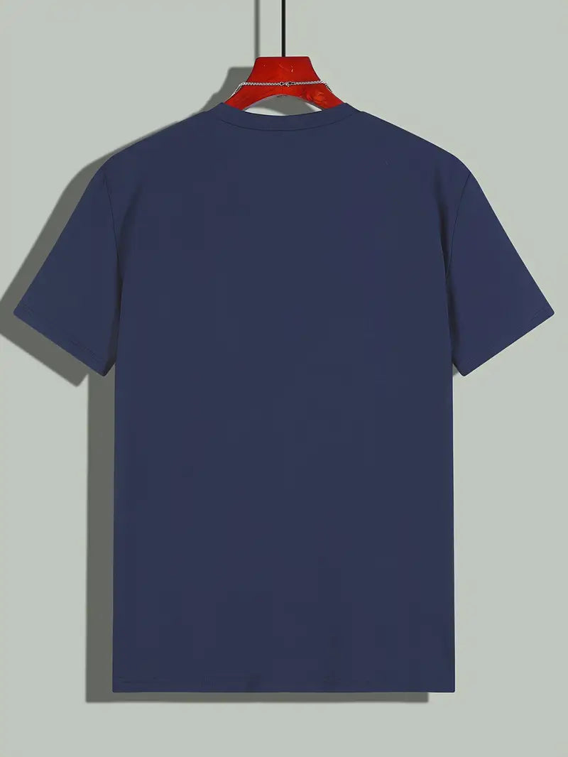 Men's short-sleeve t-shirt in white, featuring a classic crew neckline and a relaxed fit. 6