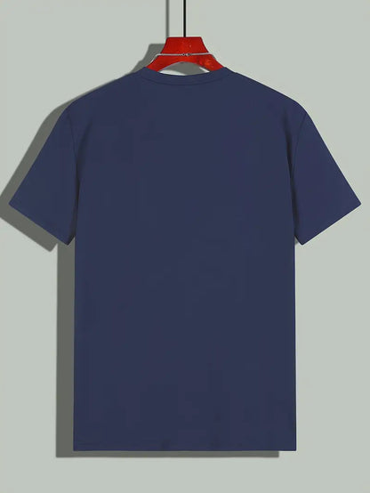 Men's short-sleeve t-shirt in white, featuring a classic crew neckline and a relaxed fit. 6