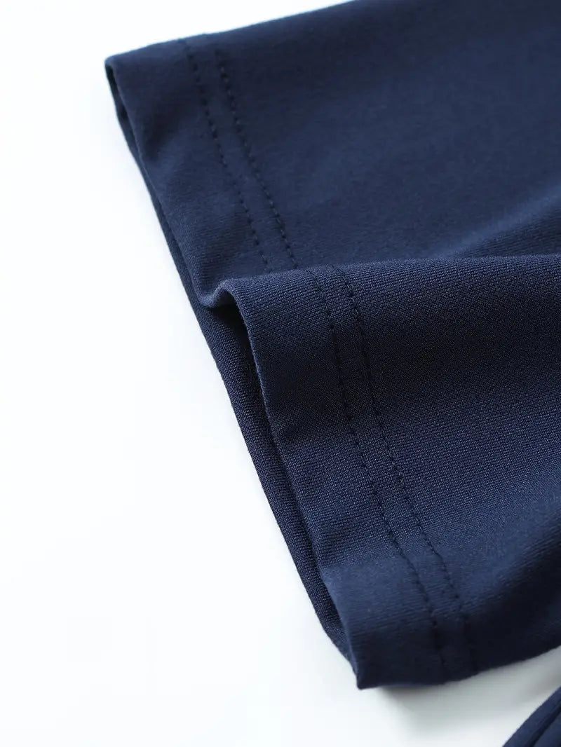 Men's short-sleeve t-shirt in white, featuring a classic crew neckline and a relaxed fit. 8