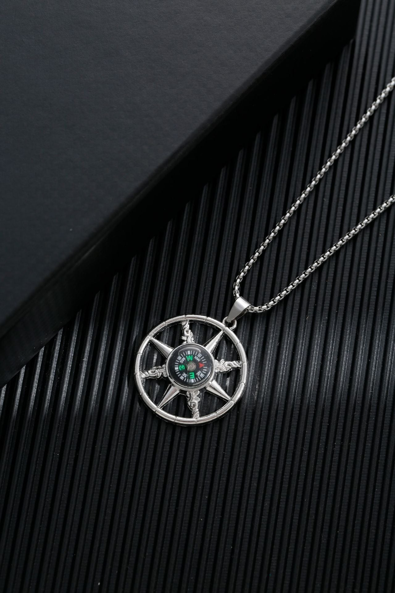 Men's Simple Sweater Chain Couple Accessories Niche Female Titanium Necklaces
