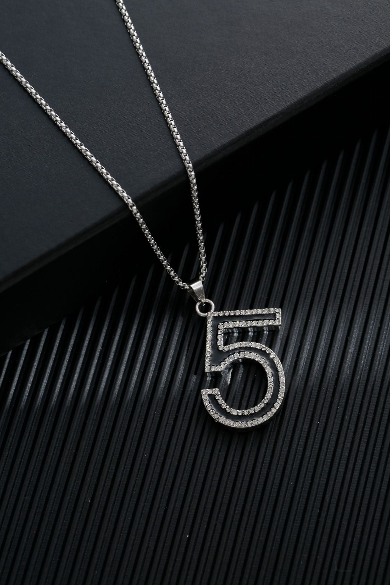 Men's Simple Sweater Chain Couple Accessories Niche Female Titanium Necklaces