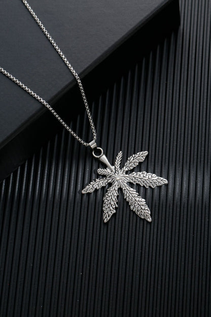 Men's Simple Sweater Chain Couple Accessories Niche Female Titanium Necklaces