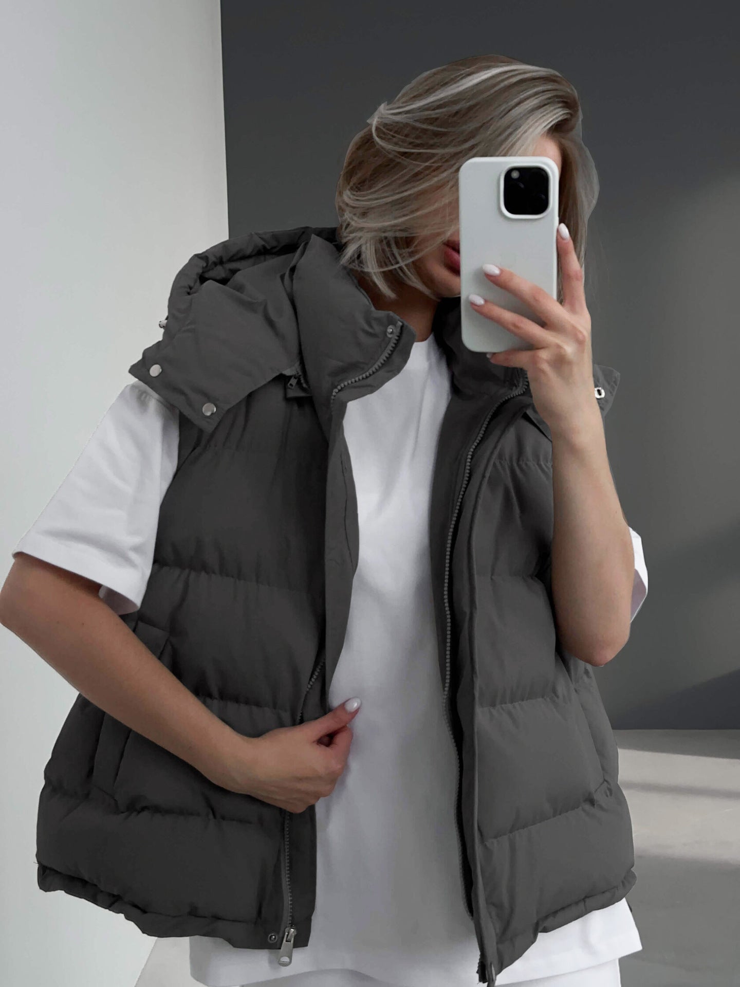 Ärmellose Daunenjacke mit Kapuze