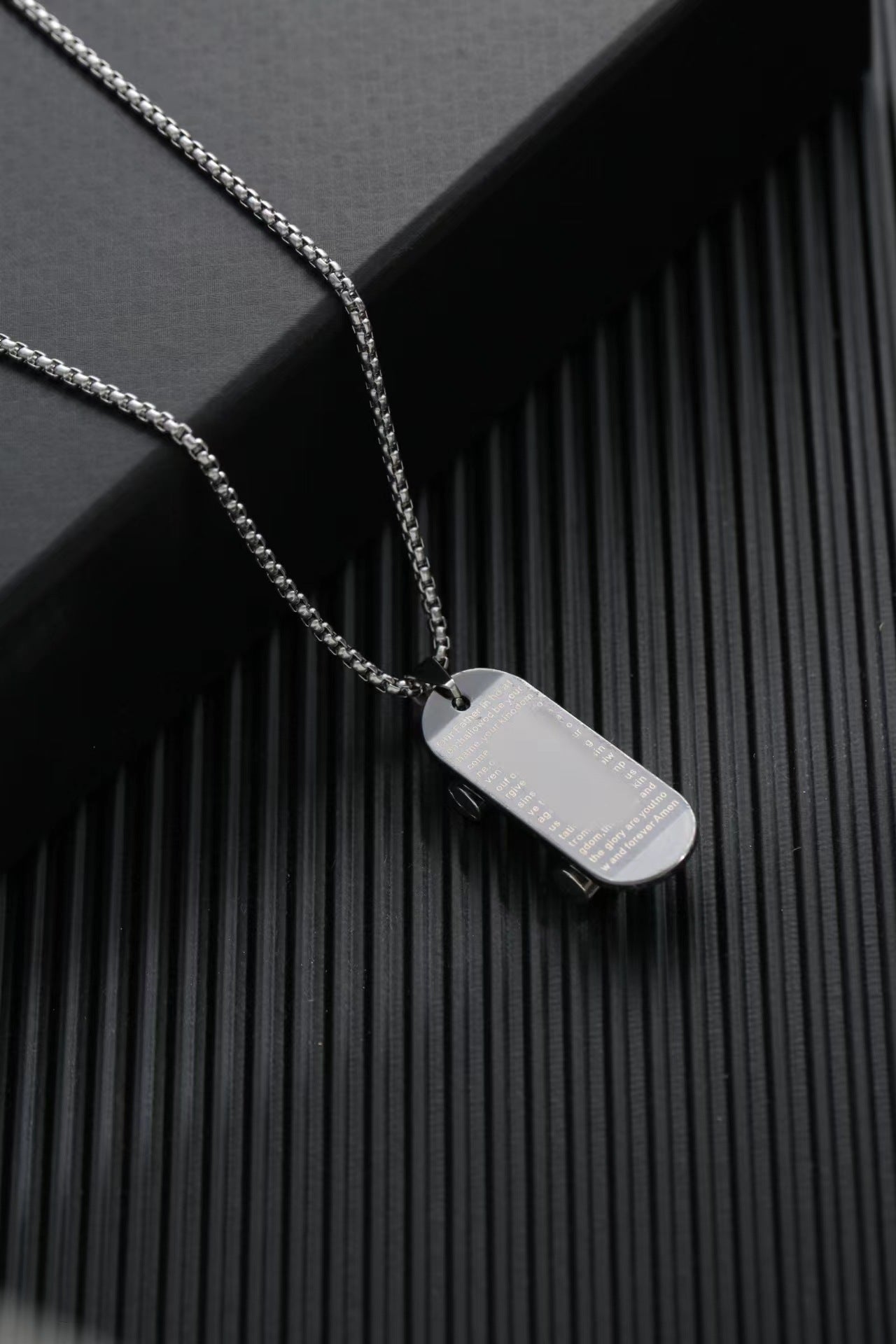 Men's Simple Sweater Chain Couple Accessories Niche Female Titanium Necklaces