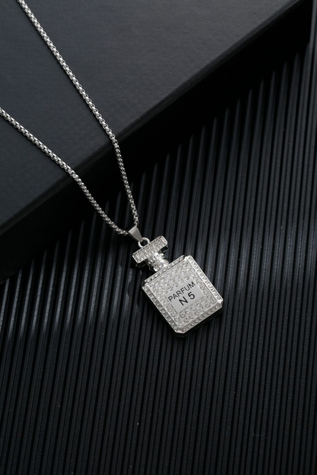 Men's Simple Sweater Chain Couple Accessories Niche Female Titanium Necklaces
