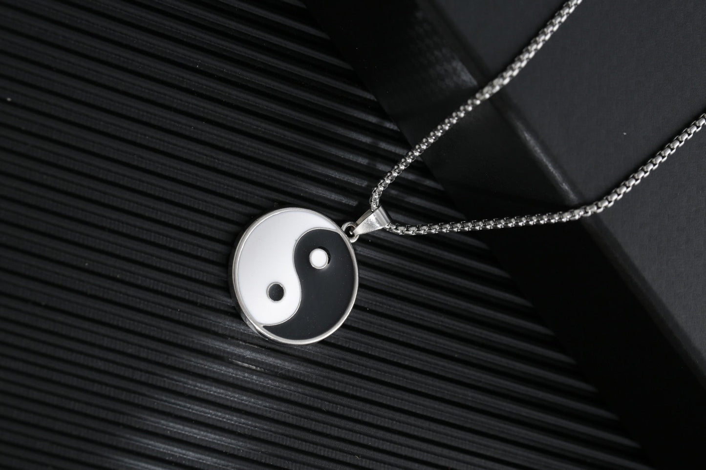 Men's Simple Sweater Chain Couple Accessories Niche Female Titanium Necklaces