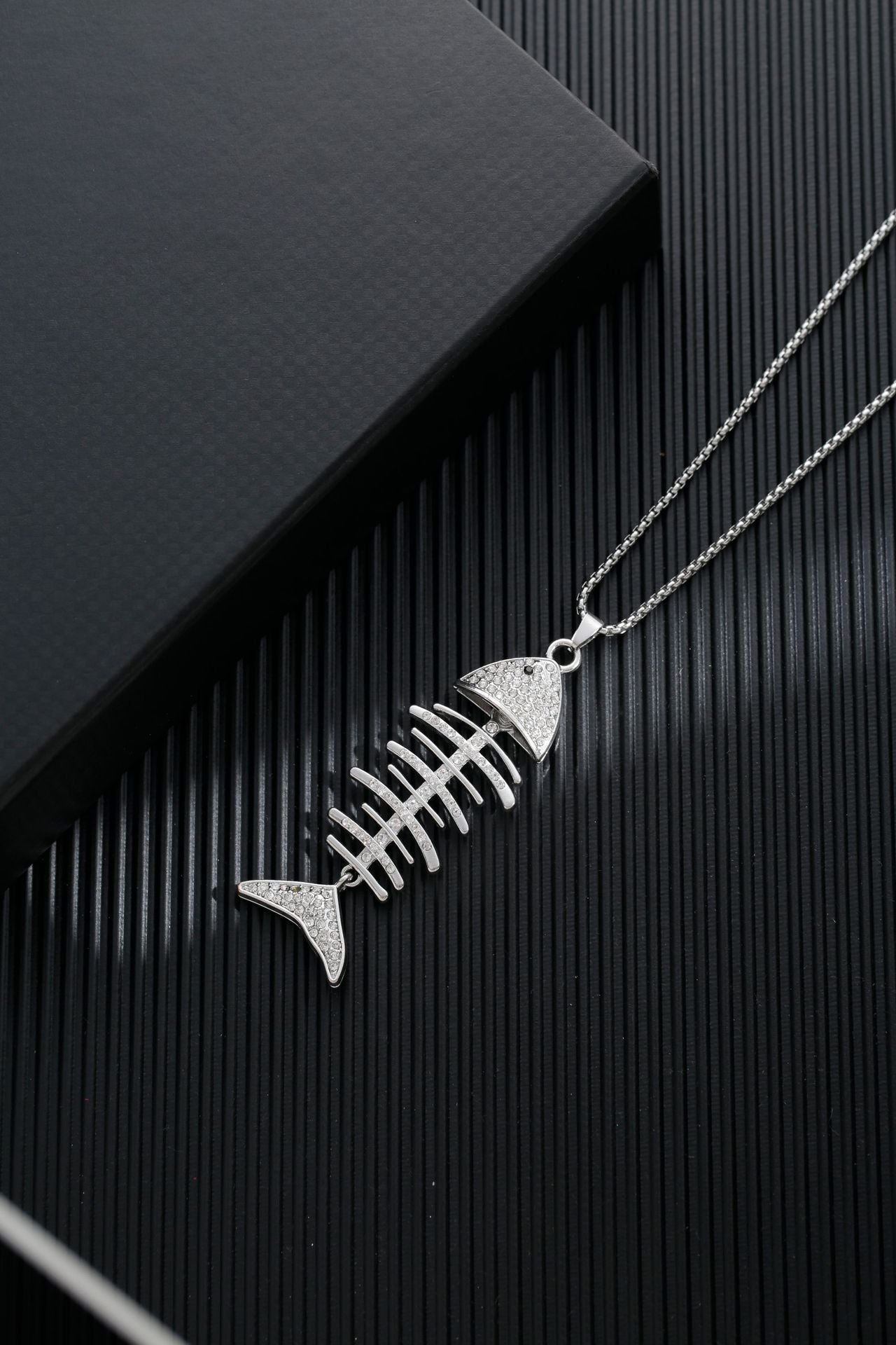 Men's Simple Sweater Chain Couple Accessories Niche Female Titanium Necklaces