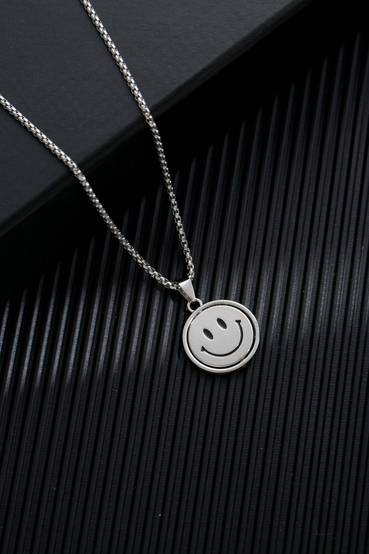 Men's Simple Sweater Chain Couple Accessories Niche Female Titanium Necklaces