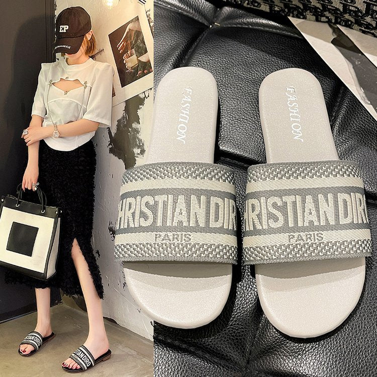 Nina - Sandales à enfiler conçues pour être faciles à porter et confortables