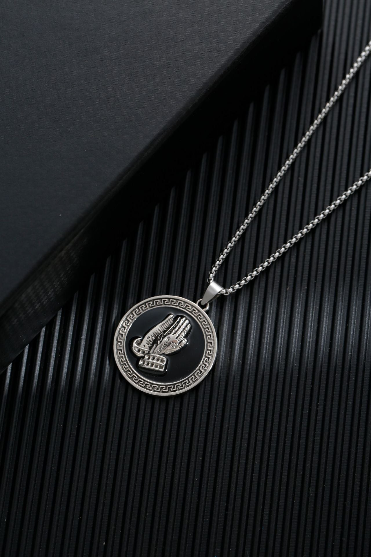 Men's Simple Sweater Chain Couple Accessories Niche Female Titanium Necklaces