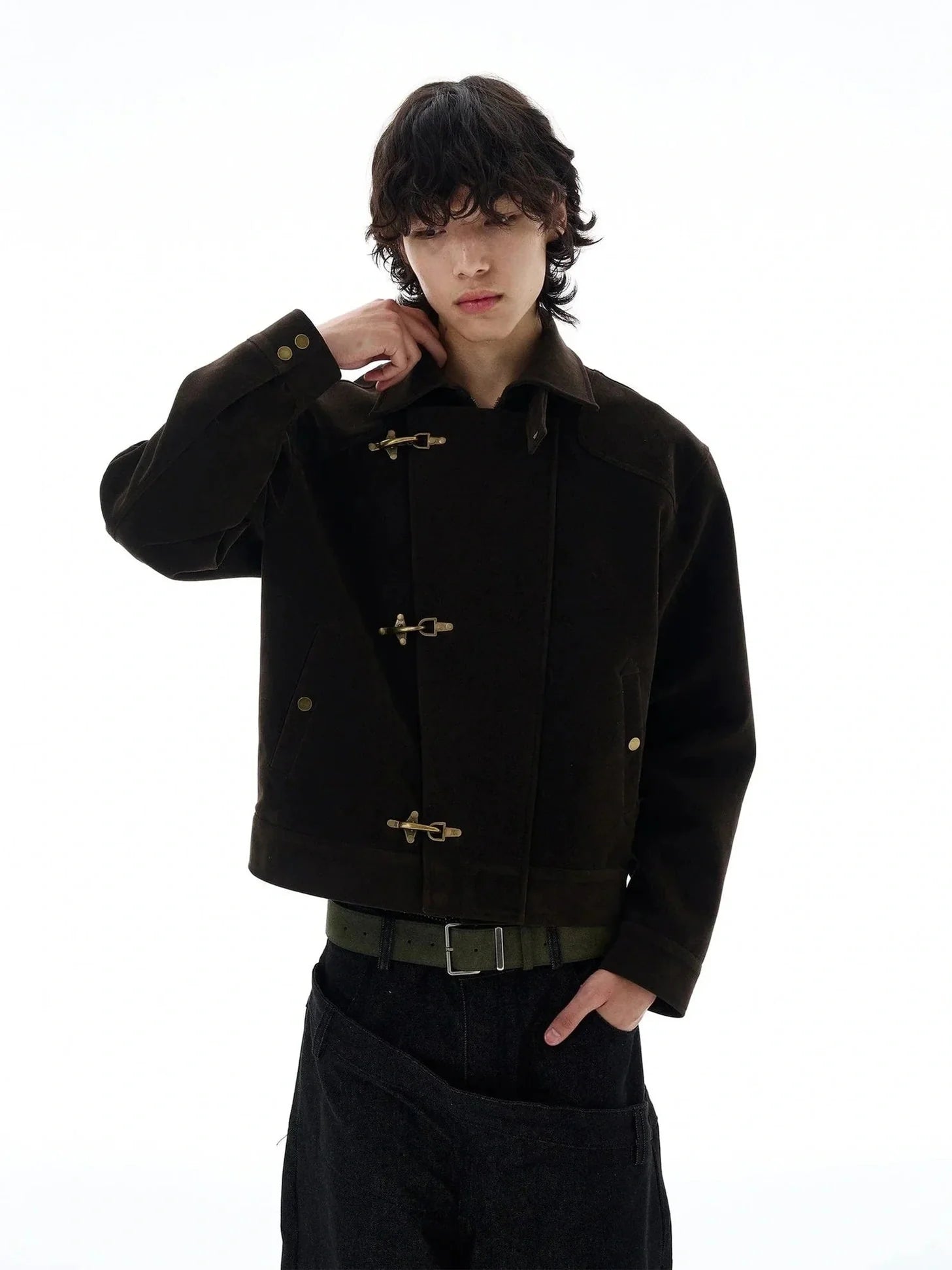 DARK BROWN